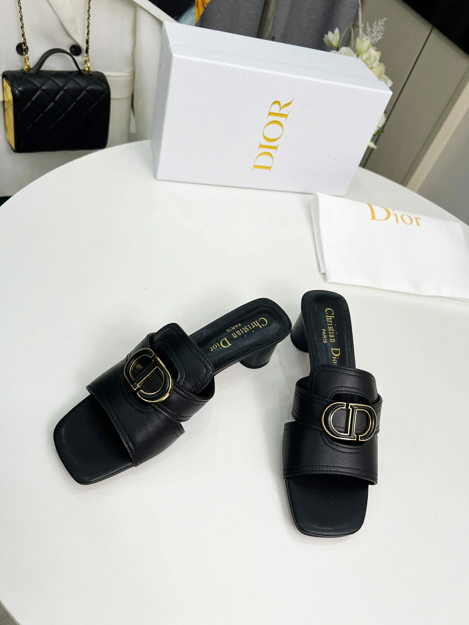 👟👟Ex-factory price 380👟👟 Genuine leather bottom +30 Dior spring and summer new style, cowhide surface, sheepskin lining + double-layer buckle, heel height 4.5cm, size 35-42
